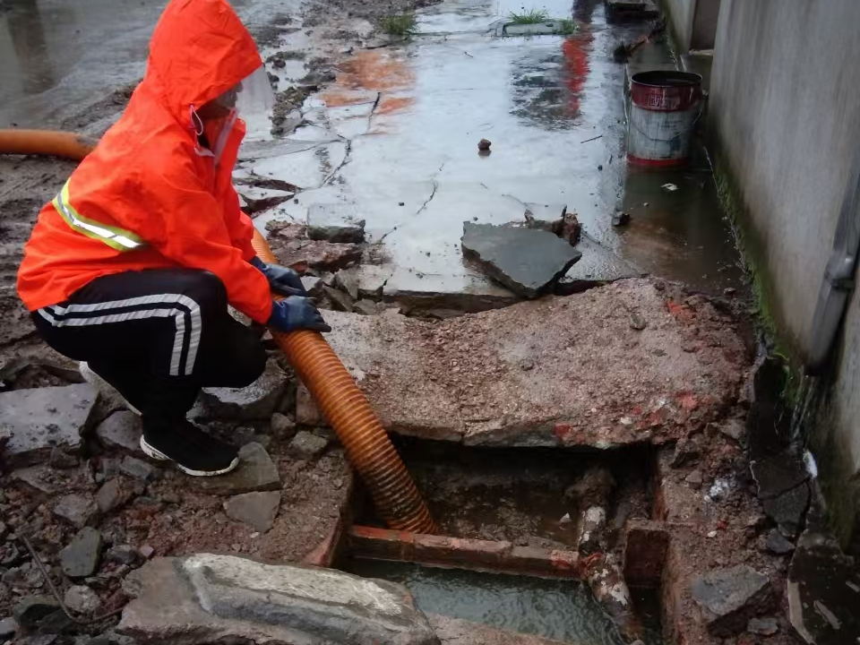 霍州专业清理污水池 炜誉市政以规范流程守护城市 “肠道”